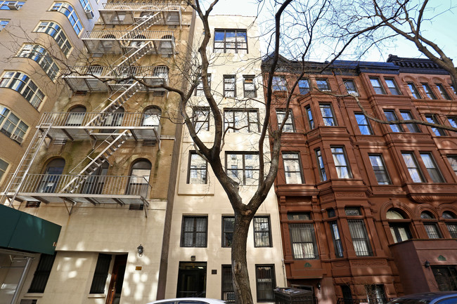 4 W 90th St in New York, NY - Building Photo - Building Photo