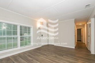 129 Royal Ct in Lagrange, GA - Building Photo - Building Photo