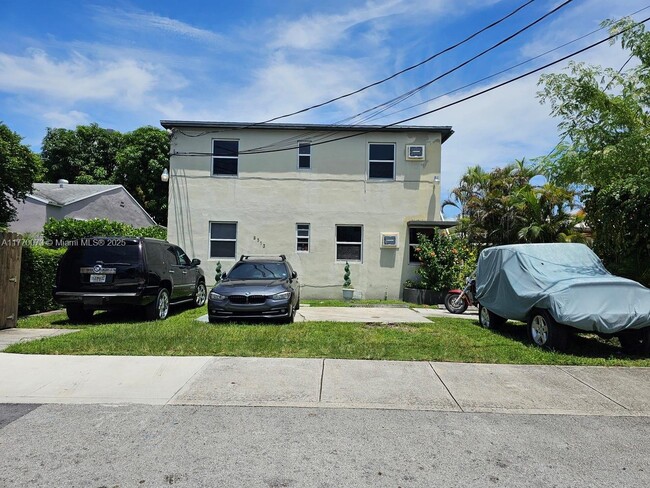 property at 2513 SW 10th St