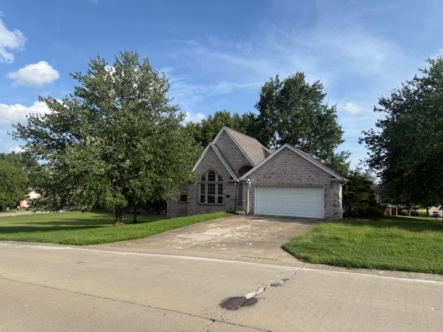 property at 1621 Greenbrier Dr