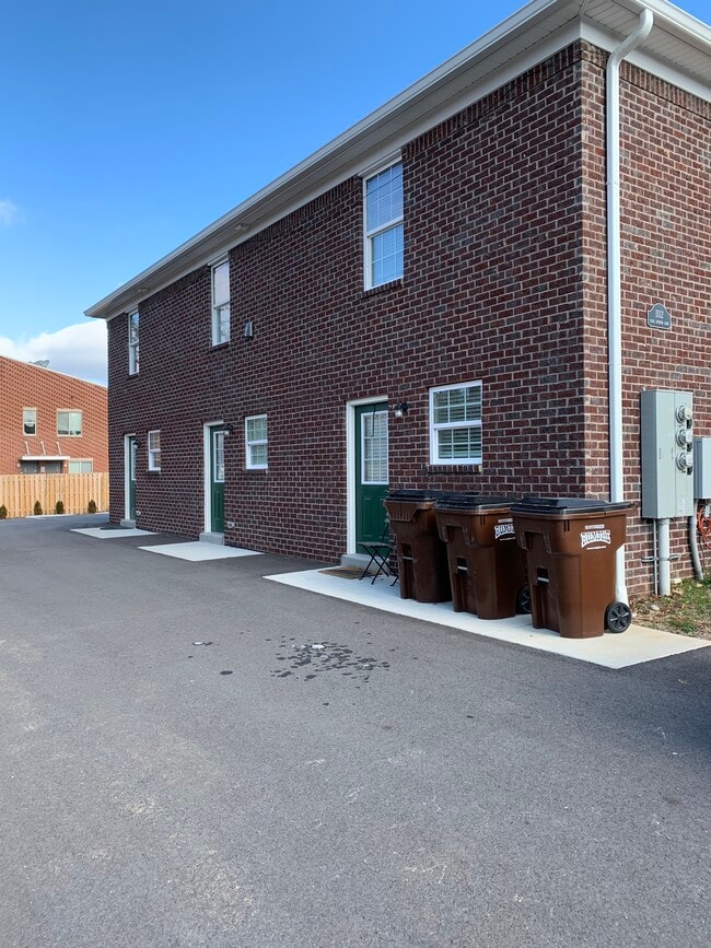 1112 King Arthur Ln, Unit B in Louisville, KY - Building Photo - Building Photo