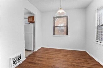330 Atlas Dr in St. Louis, MO - Foto de edificio - Building Photo