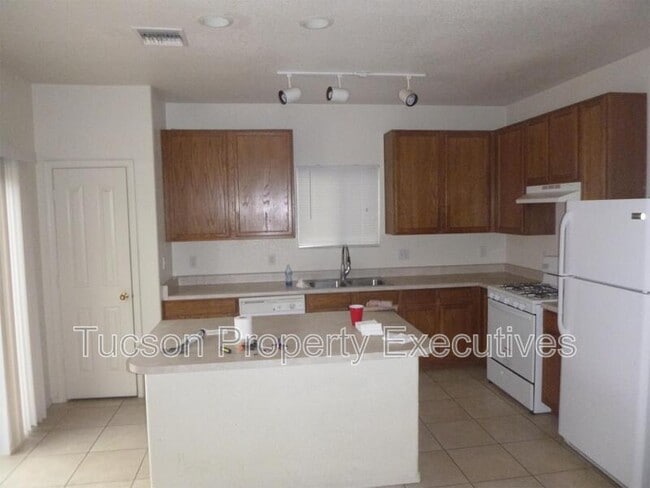 5244 S Via Laguna Blanca in Tucson, AZ - Building Photo - Building Photo