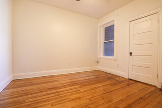 1896 Beacon St, Unit 2 in Brookline, MA - Building Photo - Building Photo