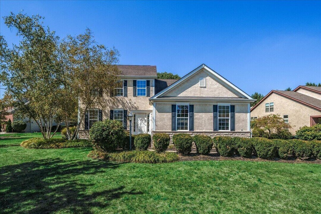 4611 Trailane Dr in Hilliard, OH - Building Photo