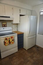 25 Stillwood Cir in Nottingham, MD - Foto de edificio - Building Photo