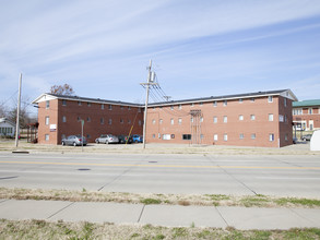 601 S Washington St in Carbondale, IL - Foto de edificio - Building Photo