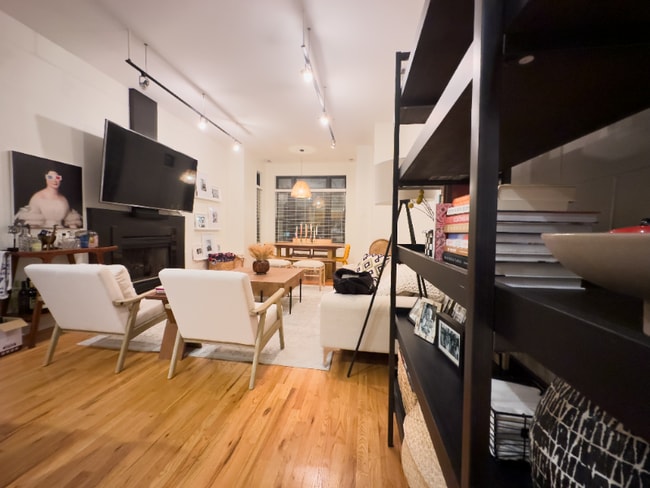 2031 W Evergreen Ave in Chicago, IL - Building Photo - Building Photo