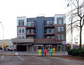 Metropolitan Place Apartments in Renton, WA - Foto de edificio - Building Photo