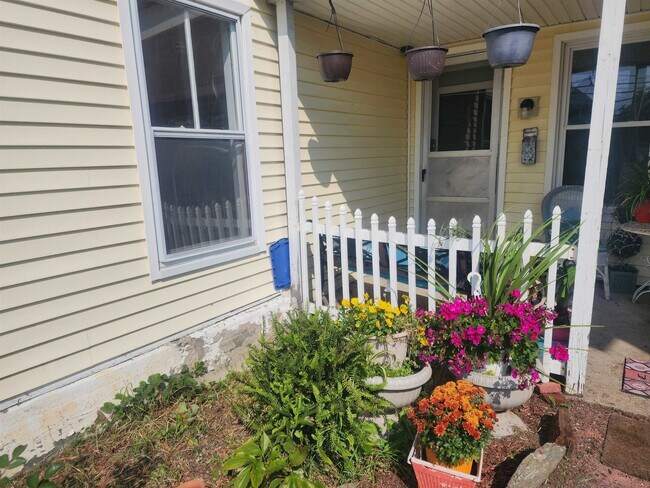 6 Hager Ln in Littleton, NH - Building Photo - Building Photo