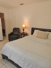 7121 Taft St in Hollywood, FL - Building Photo - Building Photo