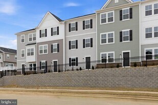 1262 Red Clover Ln in Ranson, WV - Building Photo