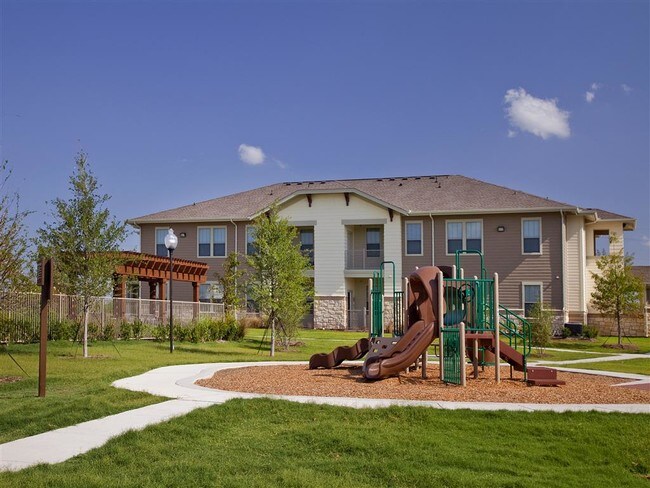 Tierra Pointe in Karnes City, TX - Building Photo - Building Photo