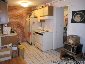 66 Murdock St, Unit 1 in Boston, MA - Foto de edificio - Building Photo