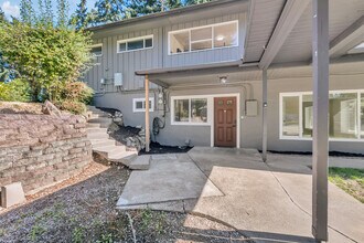 623 108th Avenue Ct E in Edgewood, WA - Foto de edificio - Building Photo