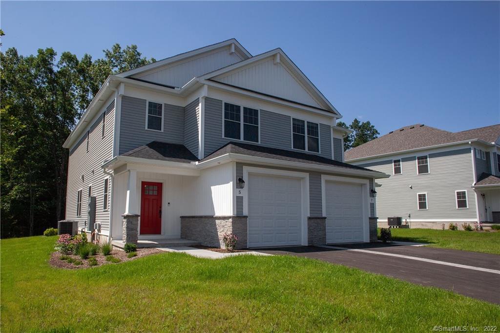 2 Murthas Wy in Granby, CT - Building Photo