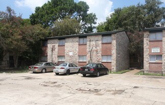 Sharon Arms Apartments in Baton Rouge, LA - Building Photo