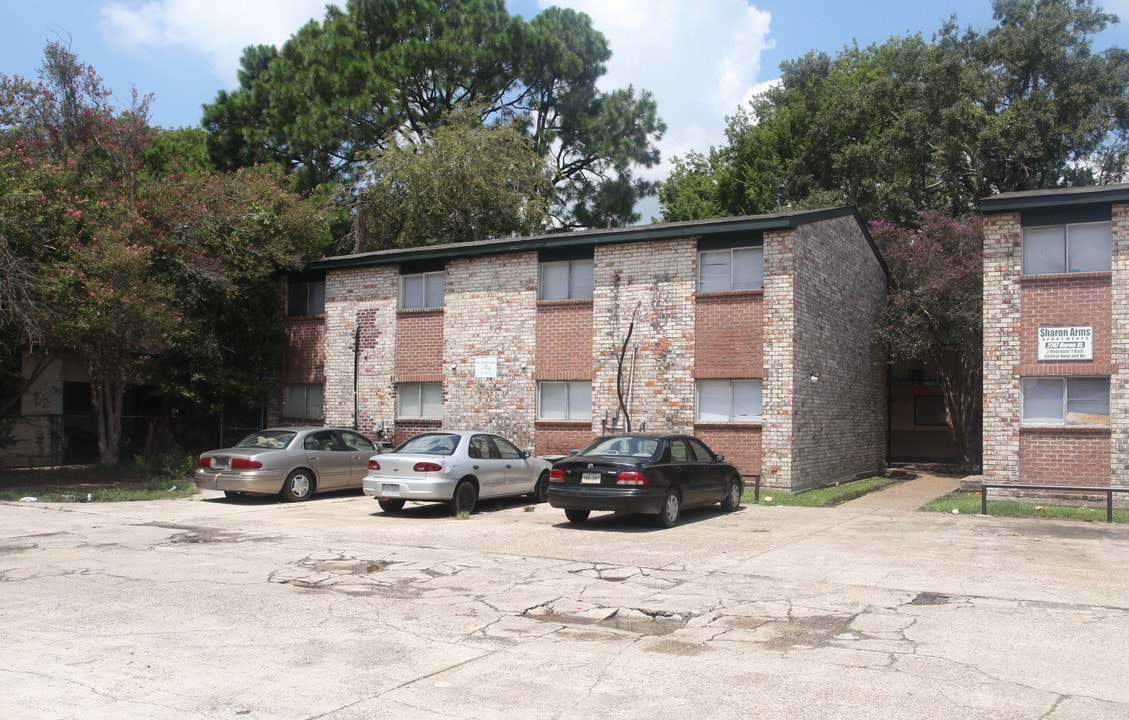 Sharon Arms Apartments in Baton Rouge, LA - Building Photo