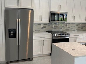 702 NW 2nd Ln in Cape Coral, FL - Building Photo - Building Photo