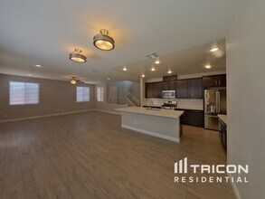 804 Condor Creek Ct in North Las Vegas, NV - Building Photo - Building Photo