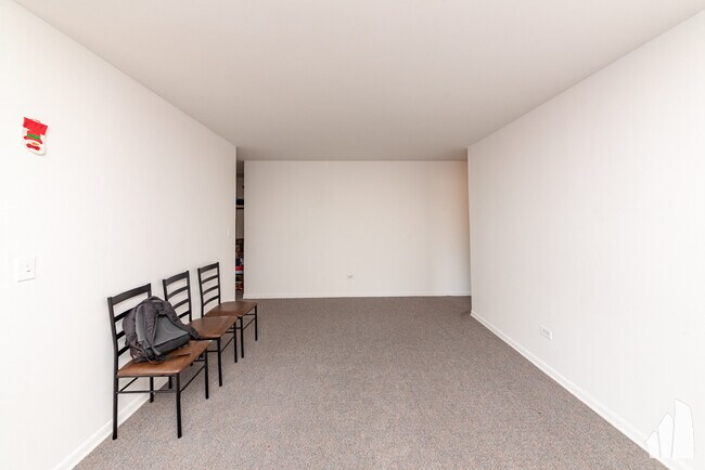 527 W Aldine in Chicago, IL - Building Photo - Building Photo
