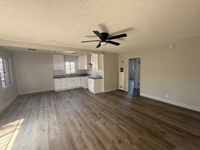 732 W Imperial Hwy in Los Angeles, CA - Building Photo - Building Photo