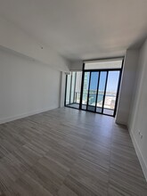 35 NE 1st Ave, Unit 522 in Miami, FL - Building Photo - Building Photo