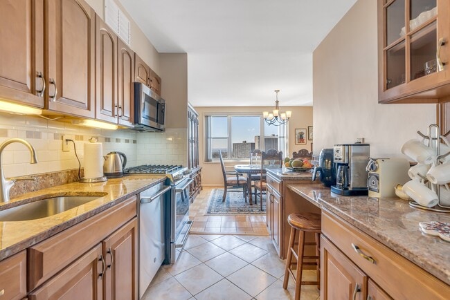 property at 2000 Linwood Ave