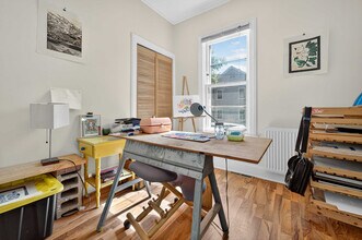 302 Van Deusen St, Unit #1 in Madison, WI - Foto de edificio - Building Photo