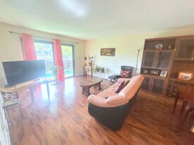 998 Massachusetts Ave, Unit 60 in Arlington, MA - Building Photo
