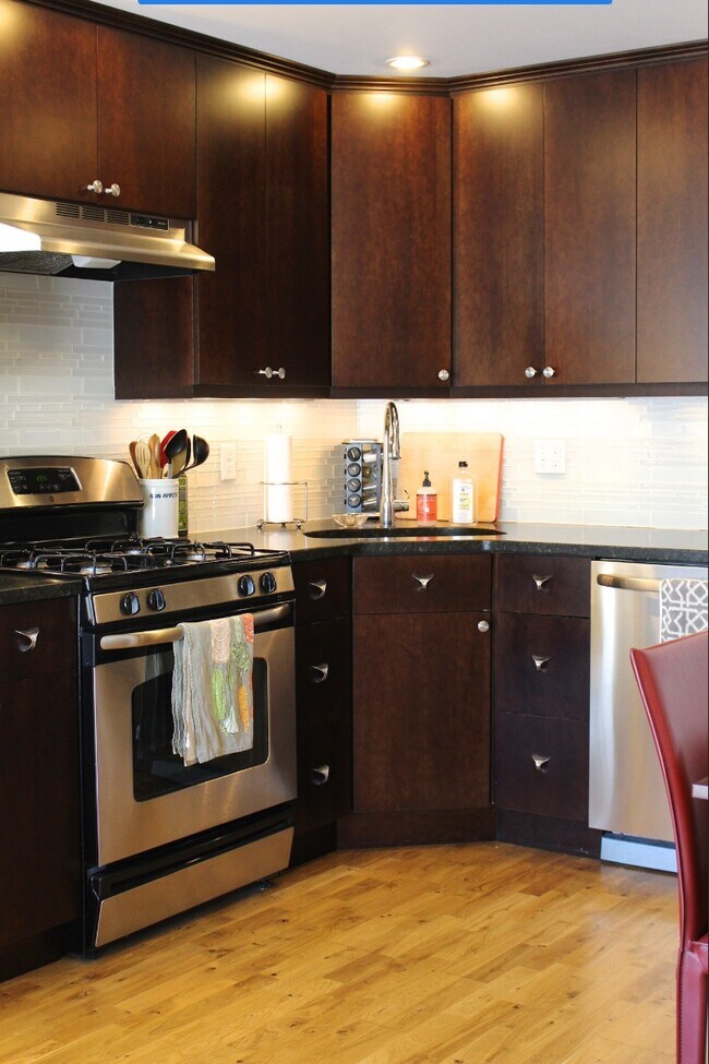 126 Charles St in Cambridge, MA - Building Photo - Building Photo