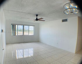 14830 Naranja Lakes Blvd in Homestead, FL - Building Photo - Building Photo