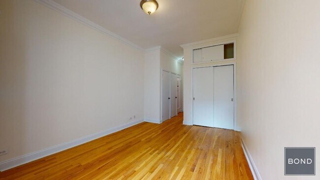 240 E 83rd St in New York, NY - Building Photo - Building Photo