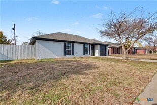 2701 Cross Timber Dr in Killeen, TX - Building Photo