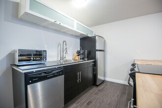 110 Cumberland Ave N in Saskatoon, SK - Building Photo - Building Photo