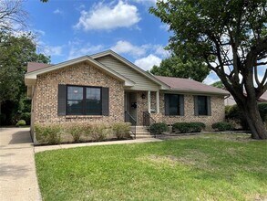 2317 English Dr in Garland, TX - Building Photo - Building Photo
