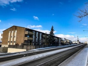 Ridgeview Apartments in Dawson Creek, BC - Building Photo - Building Photo