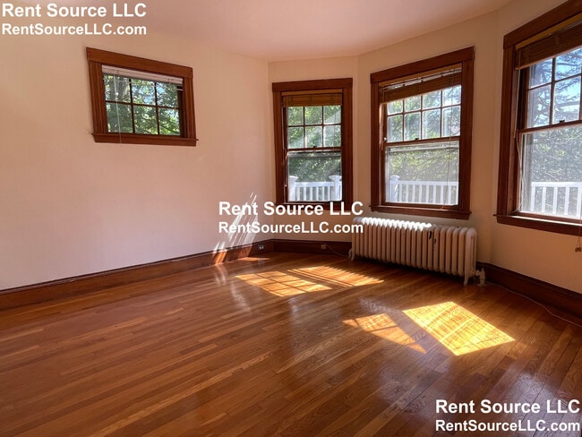 111 Russett Rd in Boston, MA - Building Photo - Building Photo