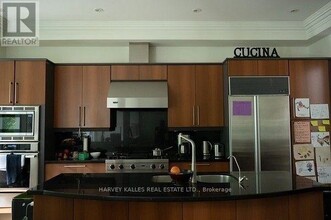 171 A Balmoral Ave in Toronto, ON - Building Photo - Building Photo