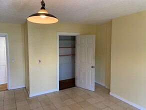 7 High Street Pl, Unit 2 in Brookline, MA - Building Photo - Building Photo