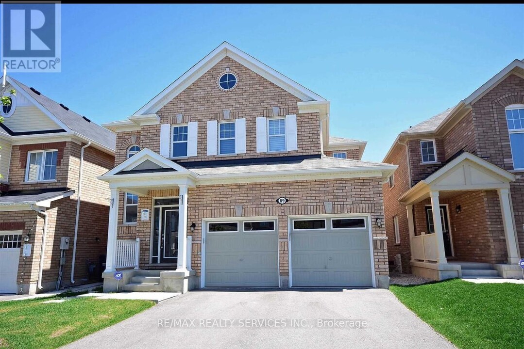 69 Stedford Cres in Brampton, ON - Building Photo