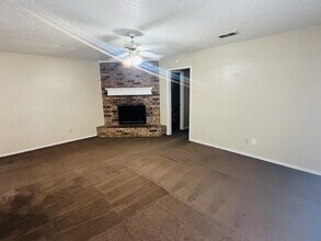 6815 Iola Ave in Lubbock, TX - Building Photo - Building Photo