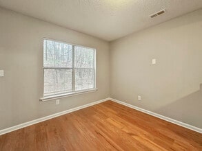 1421 Isleworth Cir in Atlanta, GA - Building Photo - Building Photo