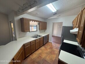 131 Hammock Rd SE in Palm Bay, FL - Building Photo - Building Photo