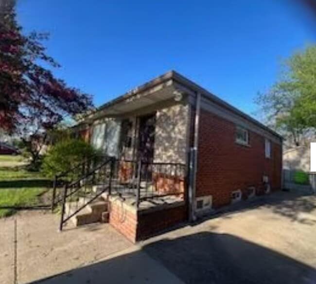 property at 30424 Longfellow Ave