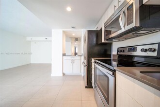 910 West Ave, Unit 0534 in Miami Beach, FL - Building Photo - Building Photo