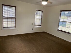 1210 Brazos St in Rosenberg, TX - Building Photo - Building Photo