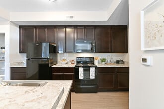 The Clarkson in Grove City, OH - Foto de edificio - Building Photo