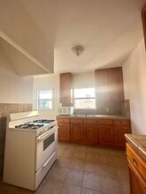 719 1/2 N Ridgewood Pl, Unit Uptairs in Los Angeles, CA - Foto de edificio - Building Photo