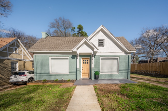 611 W Houston St in Tyler, TX - Building Photo - Building Photo